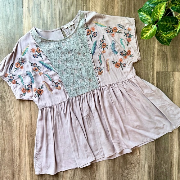 NWT JODIFL Embroidered Lace Panel Peplum Blouse Blush Pink Size S - Picture 1 of 9
